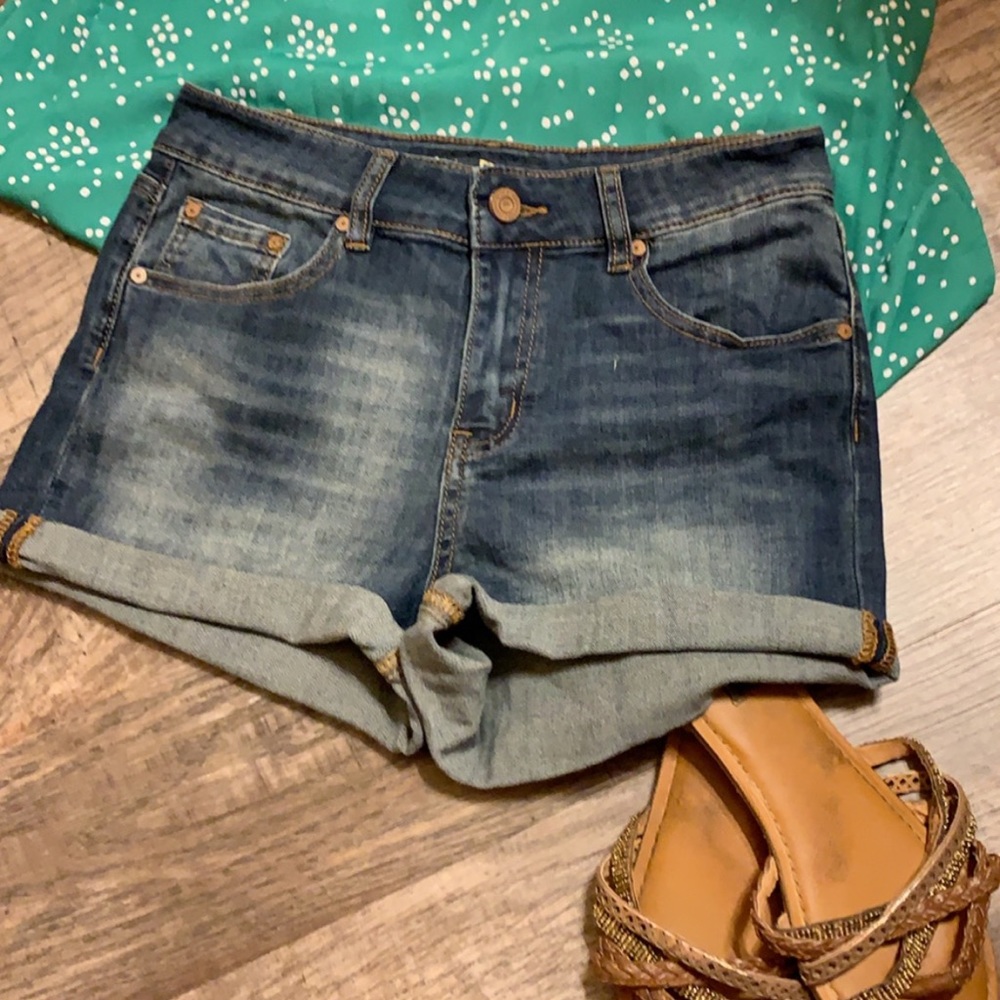 NWOT: Ladies Jean Shorts: Size 9